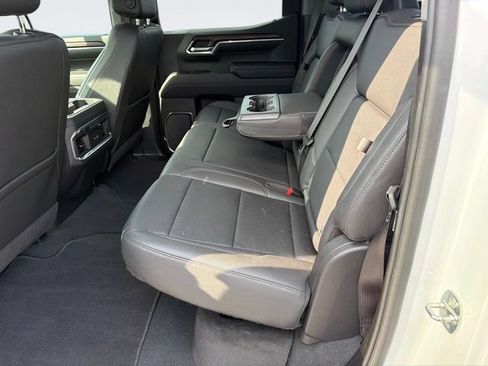 Used 2022 GMC Sierra 1500 SLT w/ SLT Convenience Package AWD/4WD image 15
