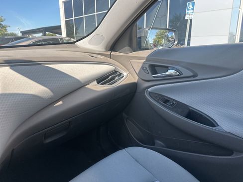Used 2018 Chevrolet Malibu LS image 17