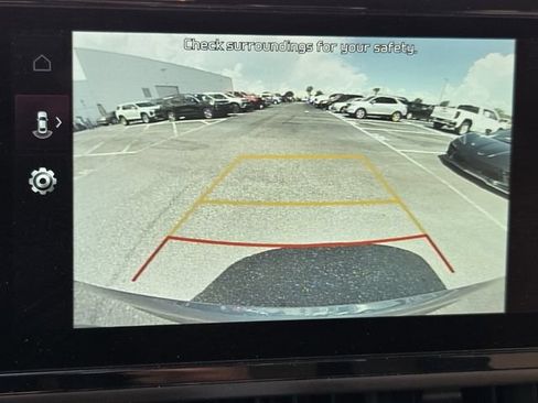 Used 2023 Kia Carnival EX FWD image 20