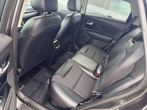 Used 2022 Kia Niro EX image 15