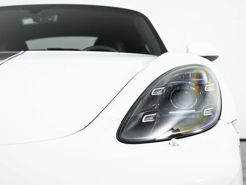 Used 2025 Porsche 718 Cayman RWD image 39