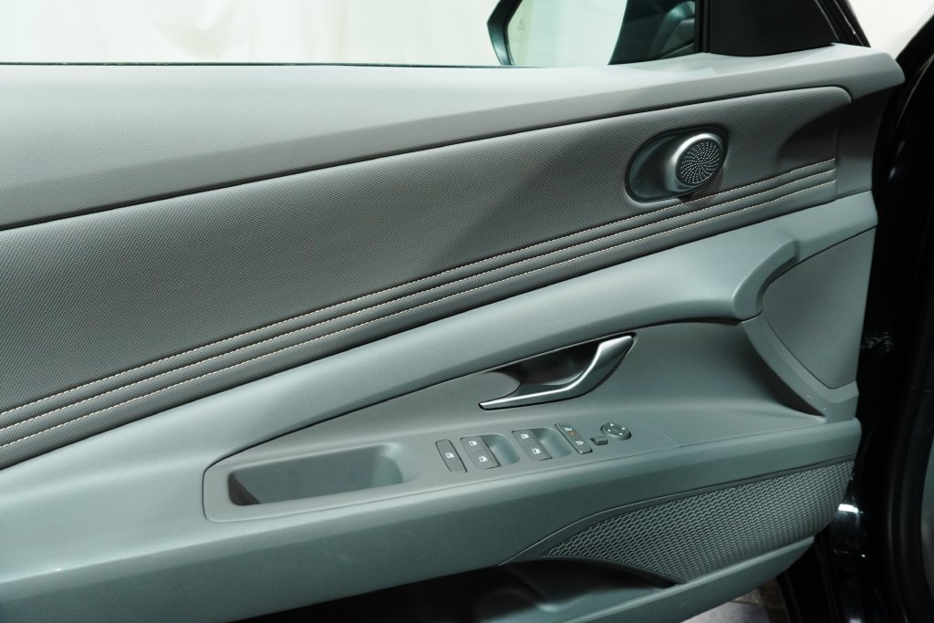Certified 2026 Hyundai Elantra Sport FWD image 21