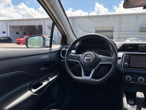 Used 2025 Nissan Versa SV FWD image 32