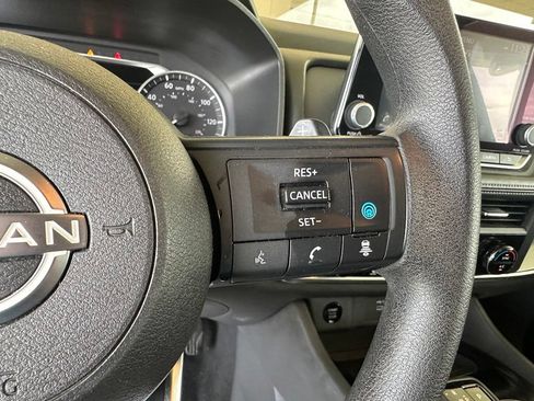 Used 2024 Nissan Rogue SV AWD/4WD image 13