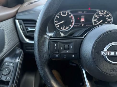 Used 2023 Nissan Rogue SV image 23