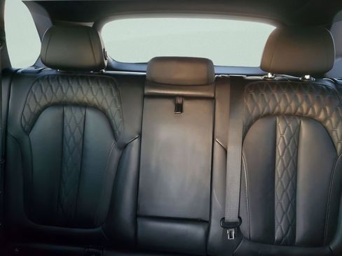 Used 2025 BMW X5 xDrive50e image 13