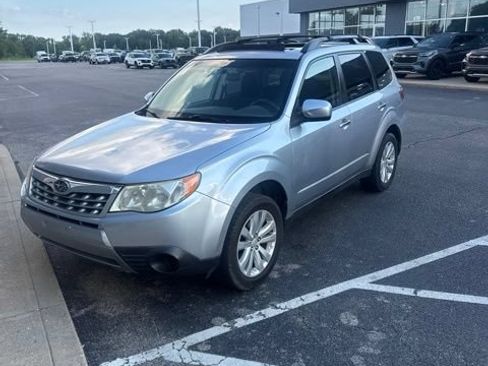 Used 2012 Subaru Forester 2.5X Premium w/ All-Weather Pkg AWD/4WD image 2
