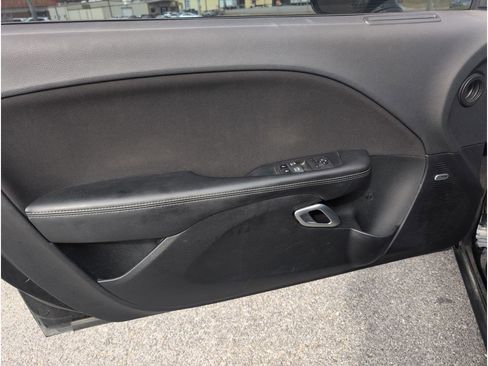 Used 2023 Dodge Challenger SXT w/ Blacktop Package image 30