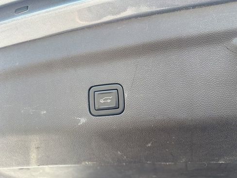 Used 2022 Chevrolet Tahoe LT w/ Luxury Package image 43