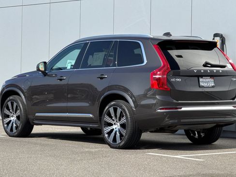 Used 2025 Volvo XC90 T8 Core w/ Protection Package Premier AWD/4WD image 3