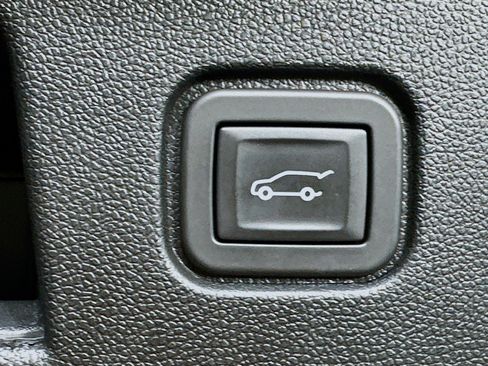 Used 2024 Chevrolet Blazer EV LT AWD/4WD image 29