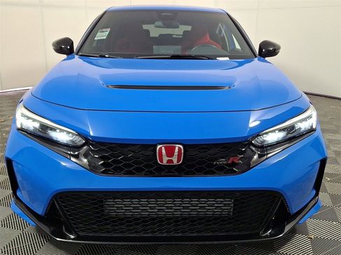 Used 2023 Honda Civic Type R image 2