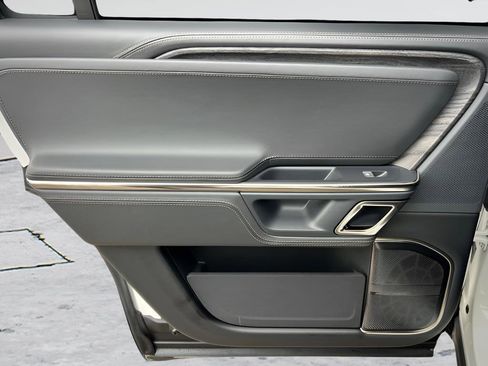 Used 2023 Rivian R1S Adventure image 28