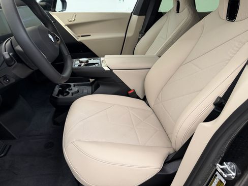 New 2026 BMW iX xDrive45 image 5