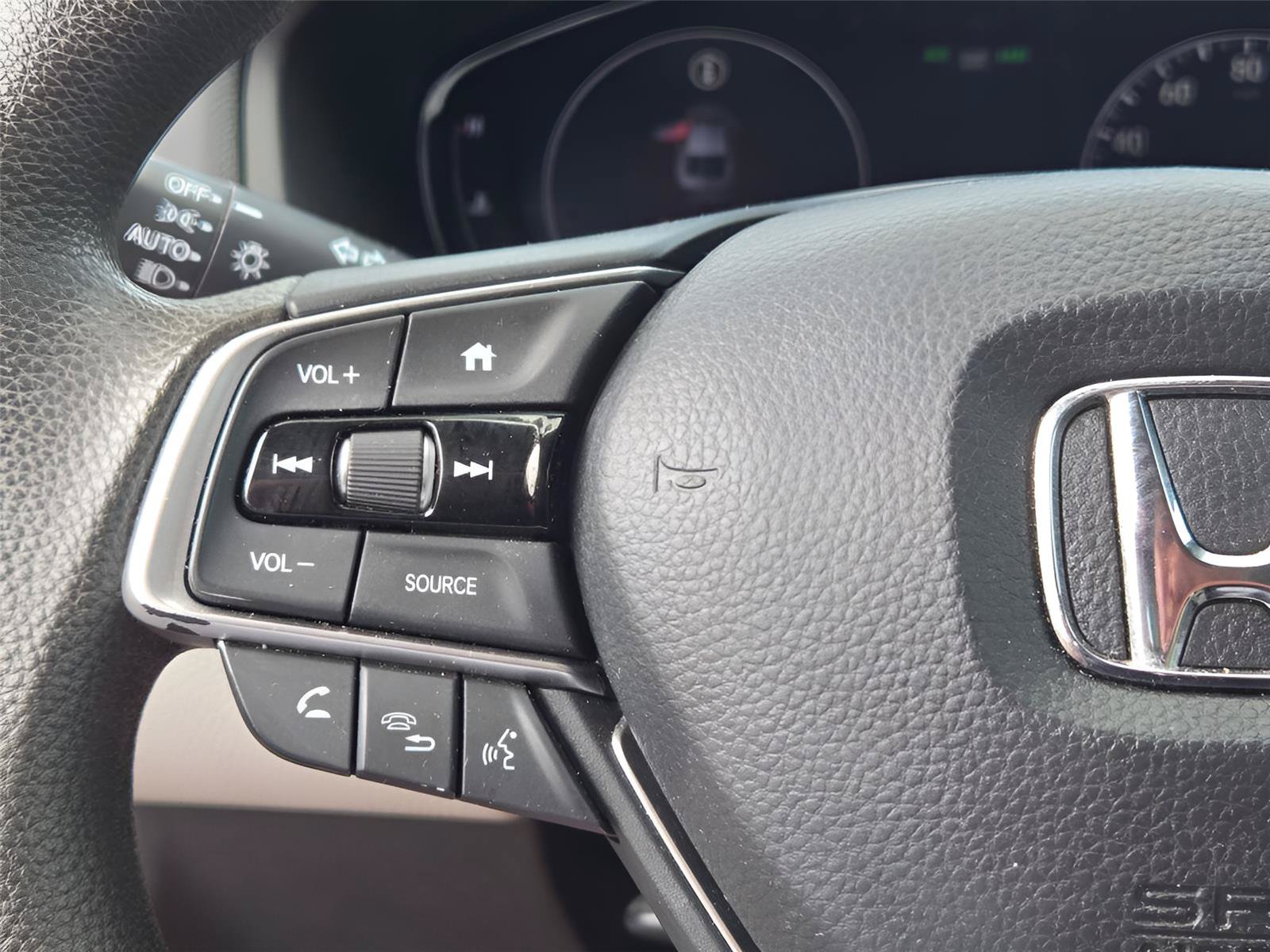 Used 2020 Honda Accord LX image 37