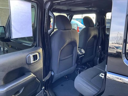 Used 2023 Jeep Wrangler Sahara image 12