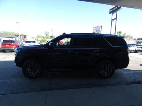 Used 2022 Chevrolet Tahoe Z71 w/ Luxury Package AWD/4WD image 10