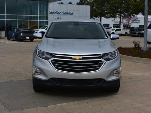 Used 2021 Chevrolet Equinox Premier image 2