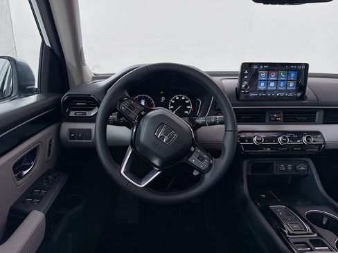 New 2025 Honda Pilot Touring image 23