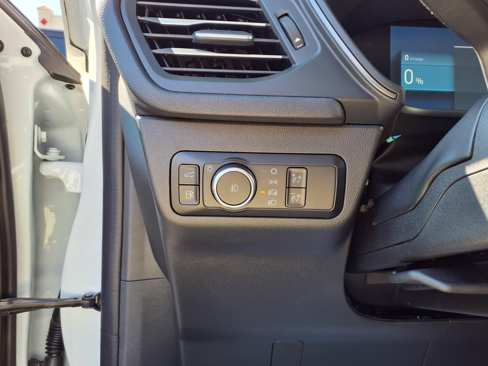 Used 2025 Ford Escape SE FWD image 11