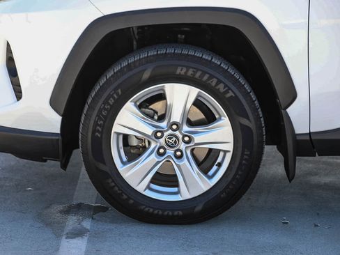 Certified 2020 Toyota RAV4 XLE w/ Carpet Mat Package FWD image 11