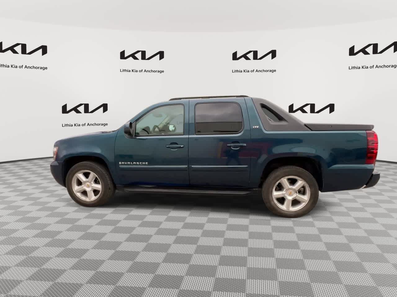Used 2007 Chevrolet Avalanche LTZ w/ LTZ Preferred Equipment Group AWD/4WD image 5