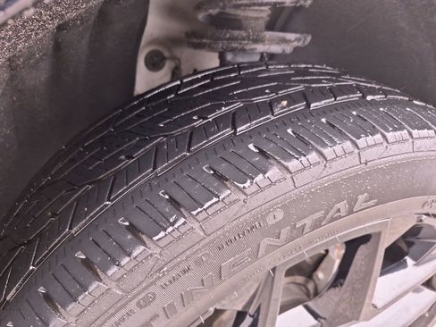 Used 2024 Chevrolet Traverse RS image 15