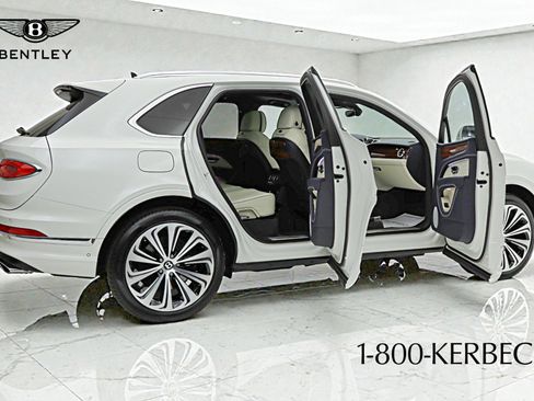 Certified 2022 Bentley Bentayga image 14
