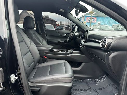 Used 2025 Chevrolet Equinox LT w/ Convenience Package II image 19