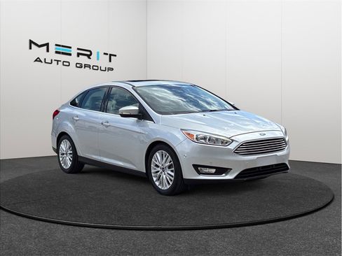Used 2018 Ford Focus Titanium w/ Titanium Technology Package FWD image 1