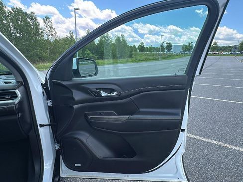 Used 2020 GMC Acadia SLT image 19