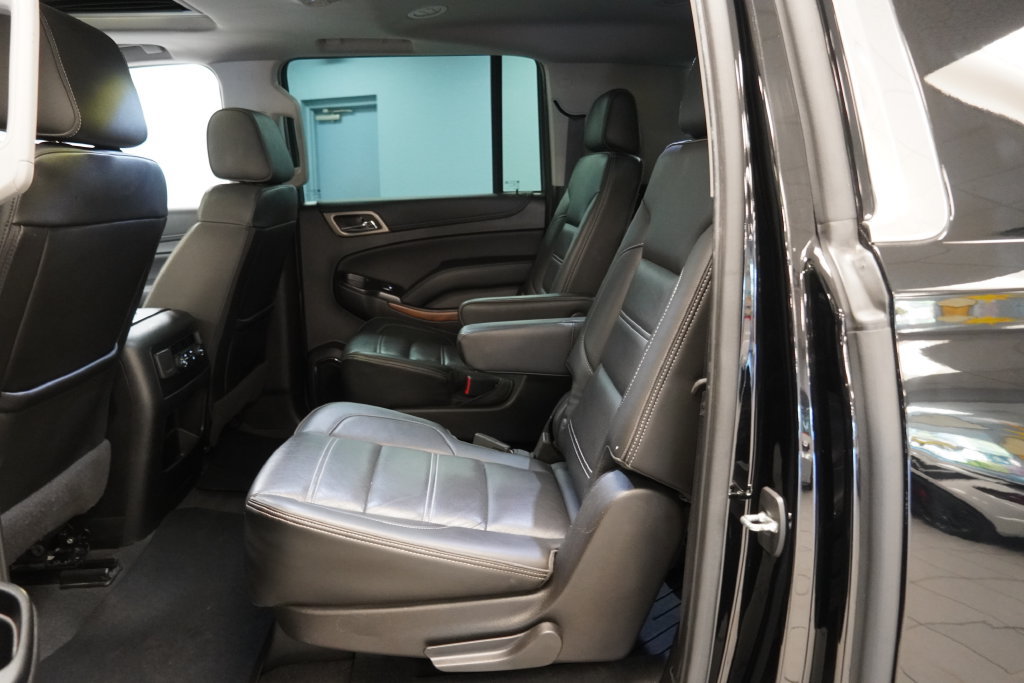 Used 2020 GMC Yukon XL Denali w/ Denali Premium Package AWD/4WD image 32