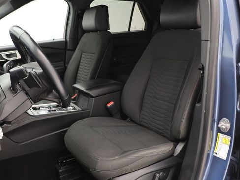 Used 2020 Ford Explorer XLT image 17