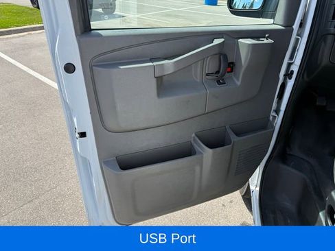 Used 2021 Chevrolet Express 3500 Extended w/ Driver Convenience Package RWD image 10