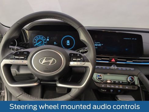 Used 2024 Hyundai Elantra Limited image 25