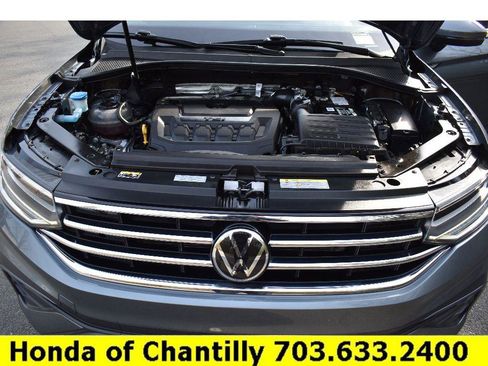 Used 2023 Volkswagen Tiguan SE image 33