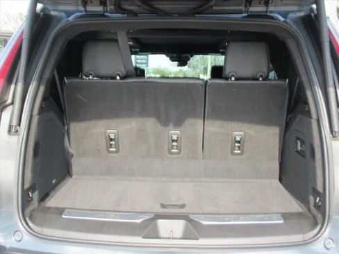 Used 2021 Cadillac Escalade Sport Platinum w/ LPO, ONYX Package image 38