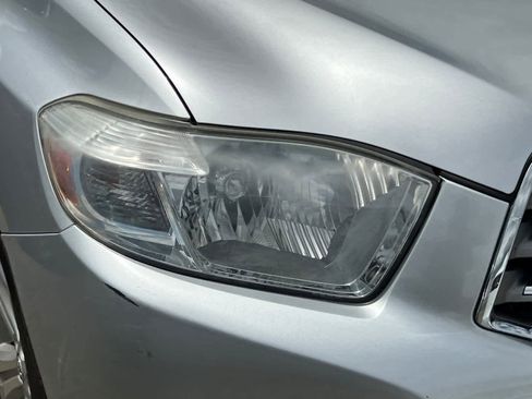 Used 2010 Toyota Highlander Limited AWD/4WD image 14