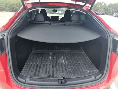 Used 2022 Tesla Model Y Long Range image 18