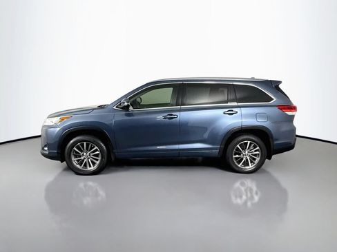 Used 2017 Toyota Highlander XLE FWD image 8