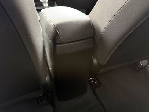 Used 2025 Kia Soul LX w/ LX Technology Package FWD image 23