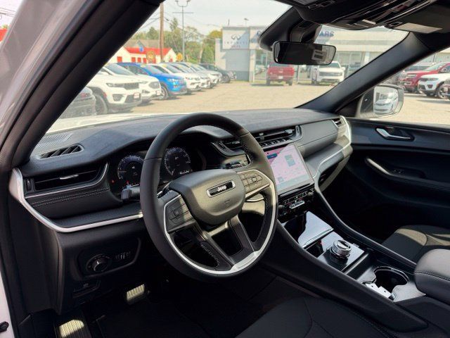New 2027 Jeep Grand Cherokee 4WD image 6