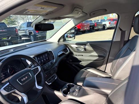 Certified 2023 GMC Terrain SLT image 12