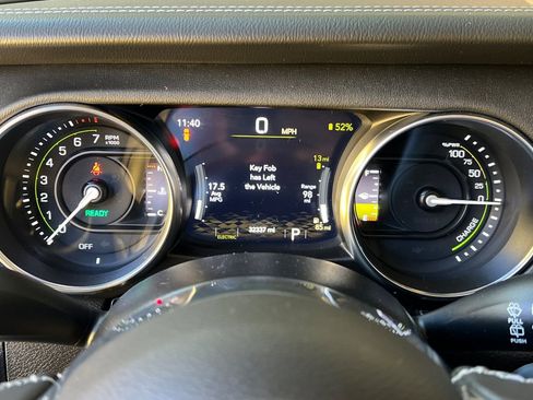 Used 2022 Jeep Wrangler Unlimited Sahara image 25