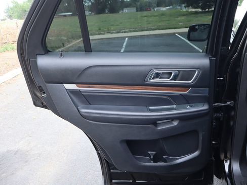 Used 2018 Ford Explorer Limited AWD/4WD image 26
