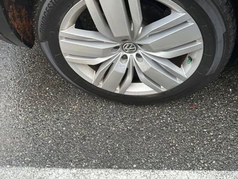 Used 2019 Volkswagen Atlas SE w/ Panoramic Sunroof Package image 7