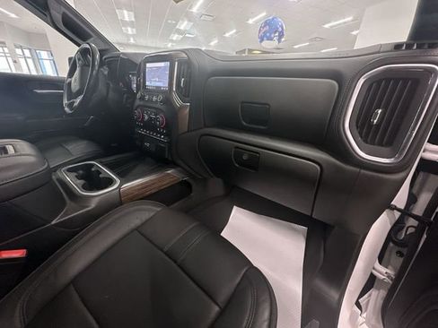 Used 2022 Chevrolet Silverado 1500 High Country w/ Technology Package AWD/4WD image 32