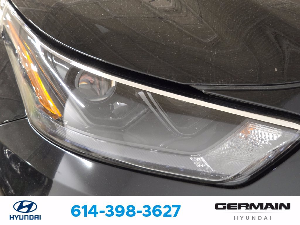 Used 2023 Toyota Highlander L FWD image 15