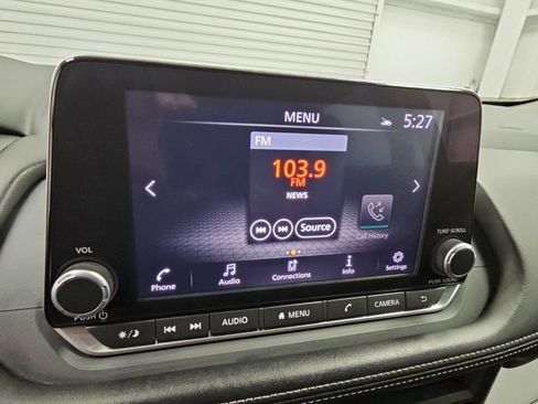 Used 2025 Nissan Rogue SV AWD/4WD image 14