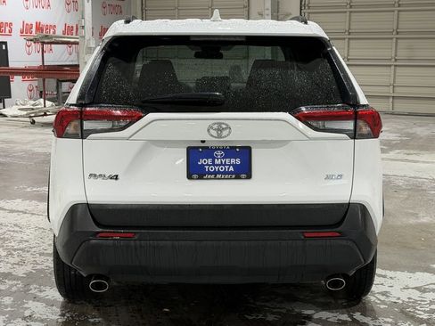Used 2025 Toyota RAV4 XLE FWD image 8